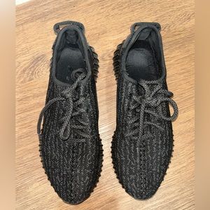 Authentic YEEZY Boost size 6.5